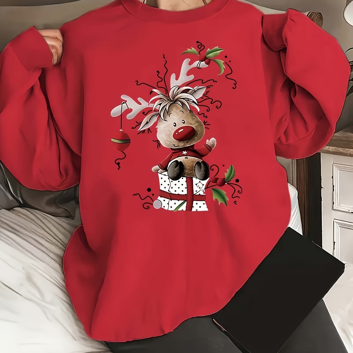 Long Sleeve Christmas Reindeer Graphic Crew Neck Sweatshirt